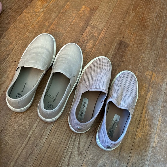 2 pairs tan slip ons - Picture 3 of 4